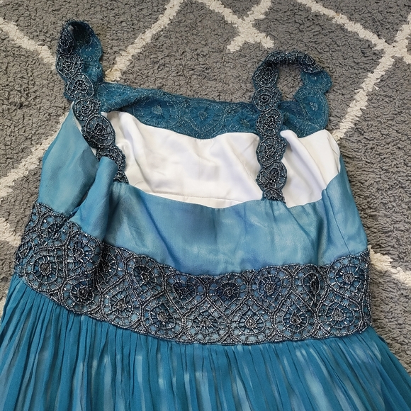 Adrianna Papel Beaded Evening Dress size 12 - Picture 6 of 11